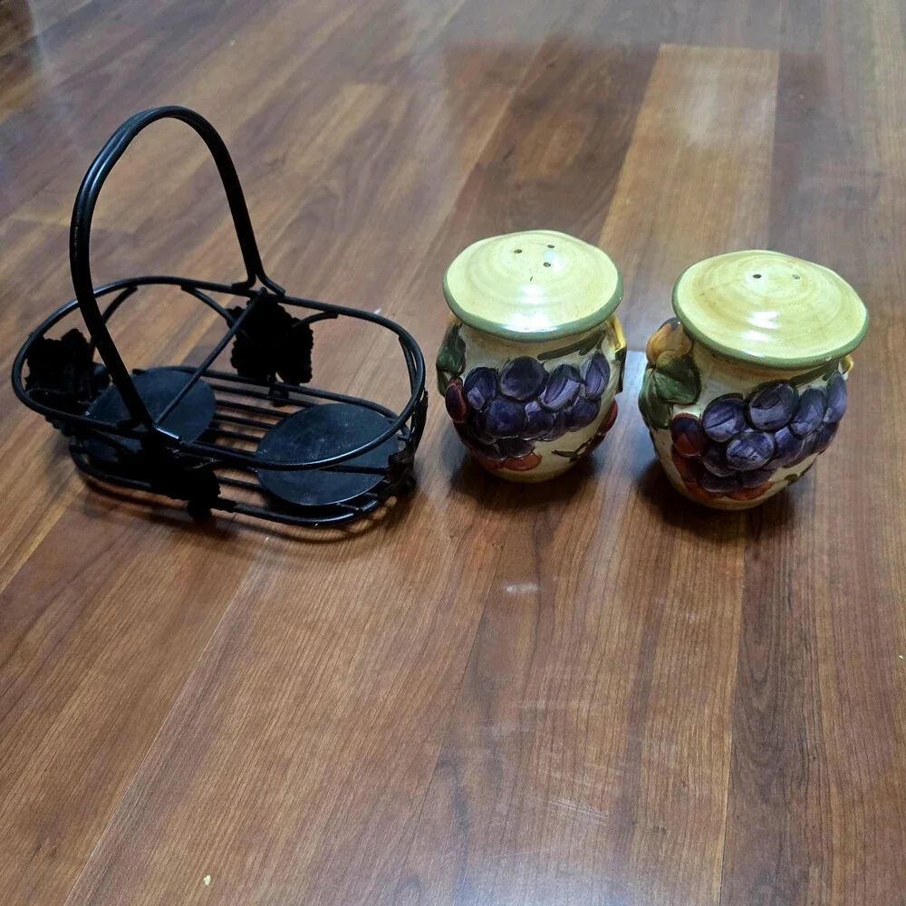 Vtg 3D Tuscany Raised Grapes Salt Pepper Shaker Set Ceramic w/Metal Holder Cert